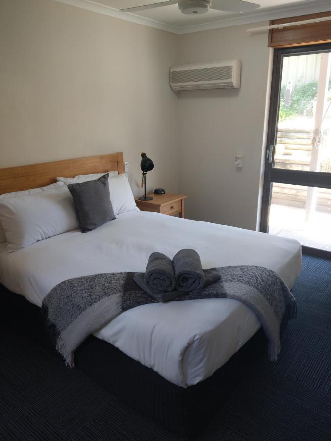 Henry'S Quirindi Hotel Luaran gambar