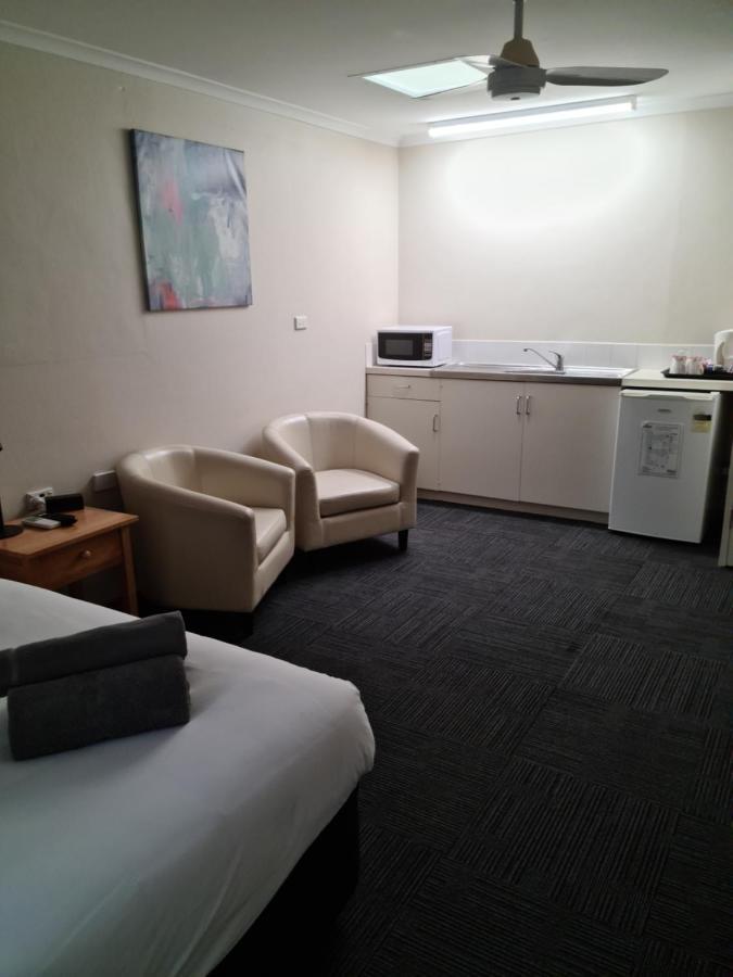Henry'S Quirindi Hotel Luaran gambar