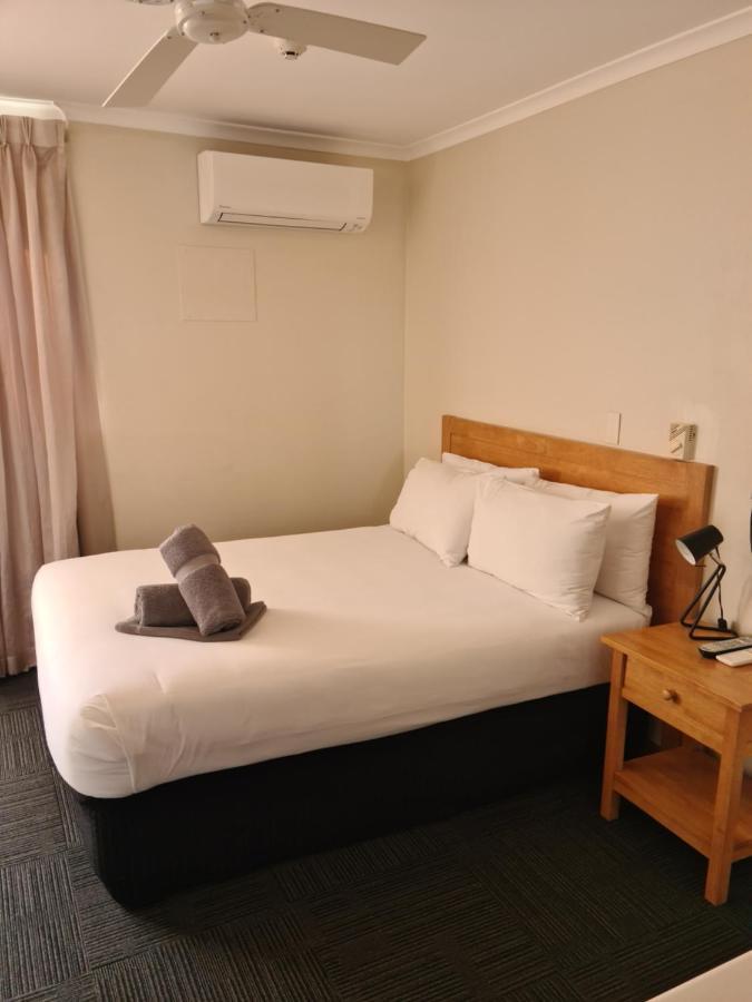 Henry'S Quirindi Hotel Luaran gambar