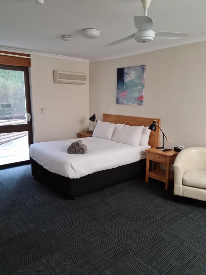 Henry'S Quirindi Hotel Luaran gambar
