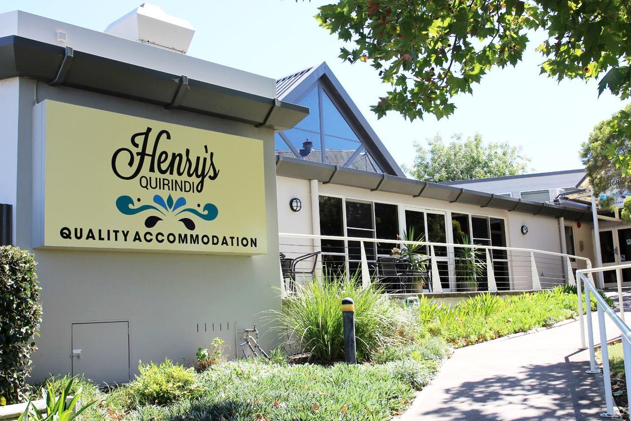 Henry'S Quirindi Hotel Luaran gambar